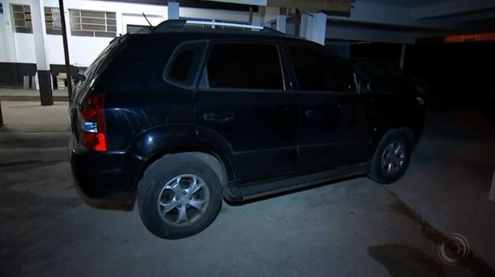 Suspeitos foram abordados na Ã¡rea central de Itapetininga (Foto: ReproduÃ§Ã£o/TV TEM)