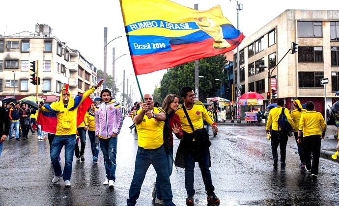 torcida da Colômbia comemoração em Bogotá (Foto: EFE)