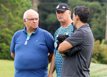 Grêmio inicia debate interno e pensa em abolir concentração a jogadores