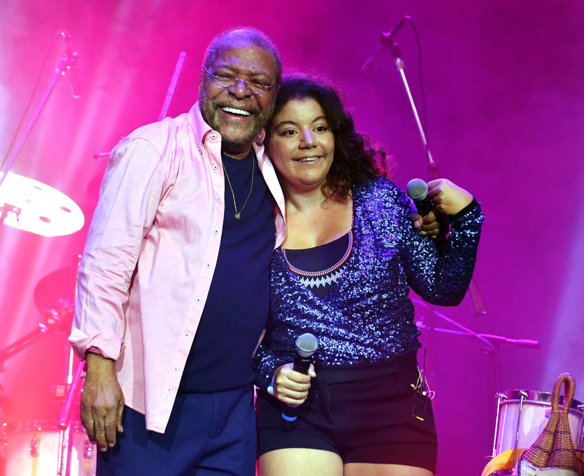 Alegria Ferreira, filha de Martinho da Vila, estreia no palco com o pai no display ‘Unidos e misturados’ |  Weblog do Mauro Ferreira