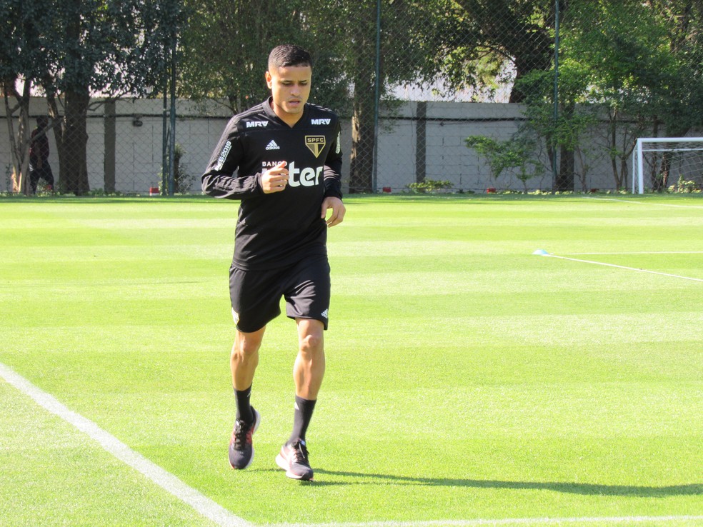 Everton voltou a correr e deve jogar contra o Santos (Foto: Leandro Can�nico)