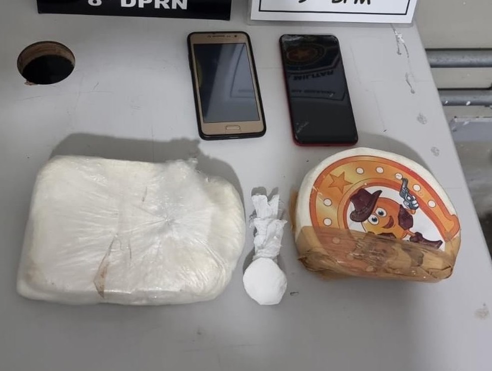 Polícia apreende 1,8 kg de cocaína no Agreste — Foto: Polícia Civil/Divulgação