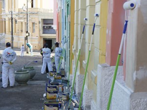 Mais de 5 mil litras de tintas serão usados na revitalização até o final do projeto (Foto: André Resende/G1)