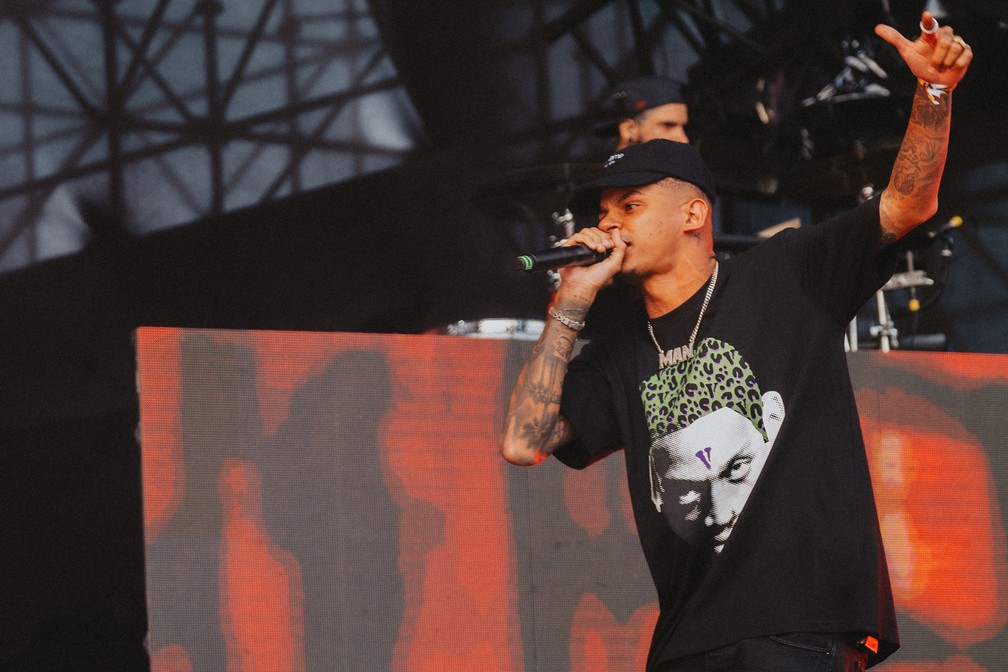 MC Maneirinho canta no show de Filipe Ret no Lollapalooza 2023 &mdash; Foto: Luiz Gabriel Franco/g1