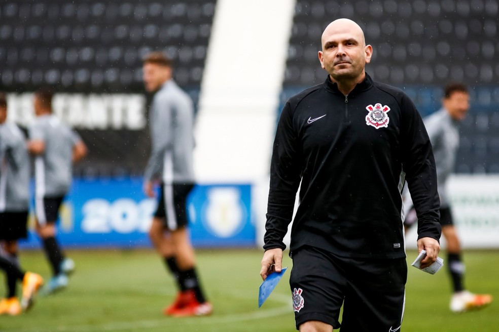 Diretoria pretende contratar novo técnico para o sub-20 até a semana que vem