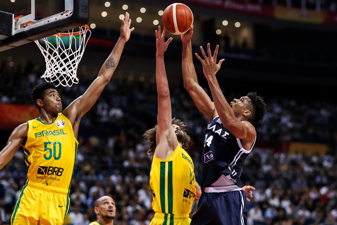 Mundial de basquetebol: Brasil vence Grécia, Bruno Caboclo 'abafou' o  gigante Giannis Antetokounmpo - Basquetebol - SAPO Desporto