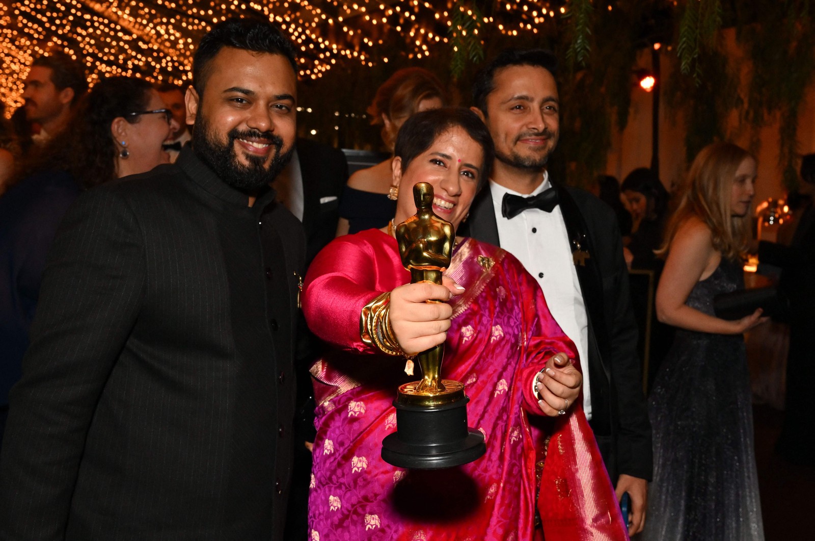 A produtora de cinema indiano Guneet Monga, vencedora do Oscar de Melhor Documentário de Curta-Metragem por "The Elephant Whisperers" — Foto: ANGELA WEISS / AFP