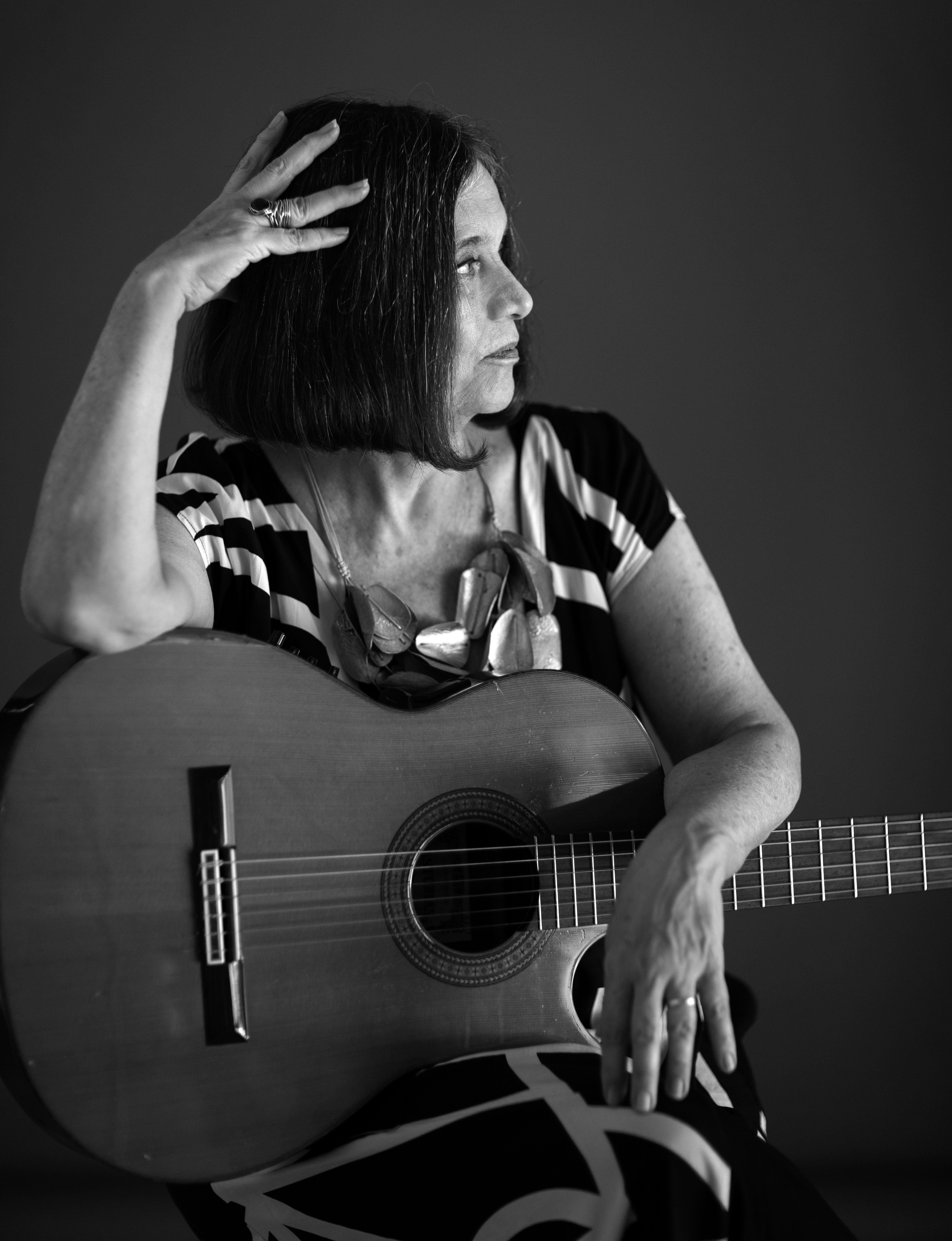 Que tal um grande samba de Joyce Moreno?