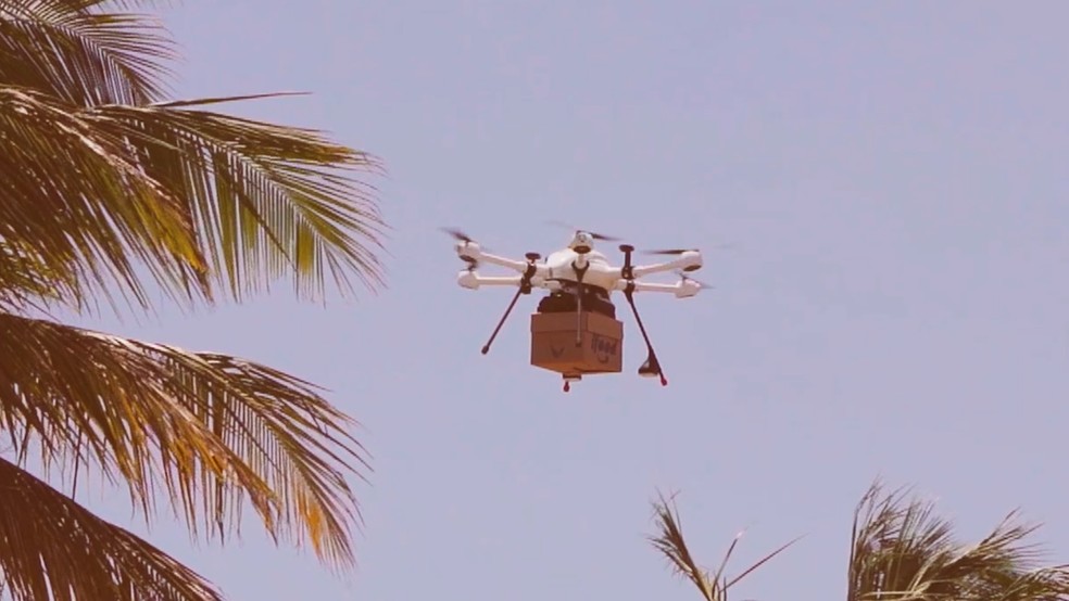 Drone do iFood levando comida para delivery — Foto: IFood