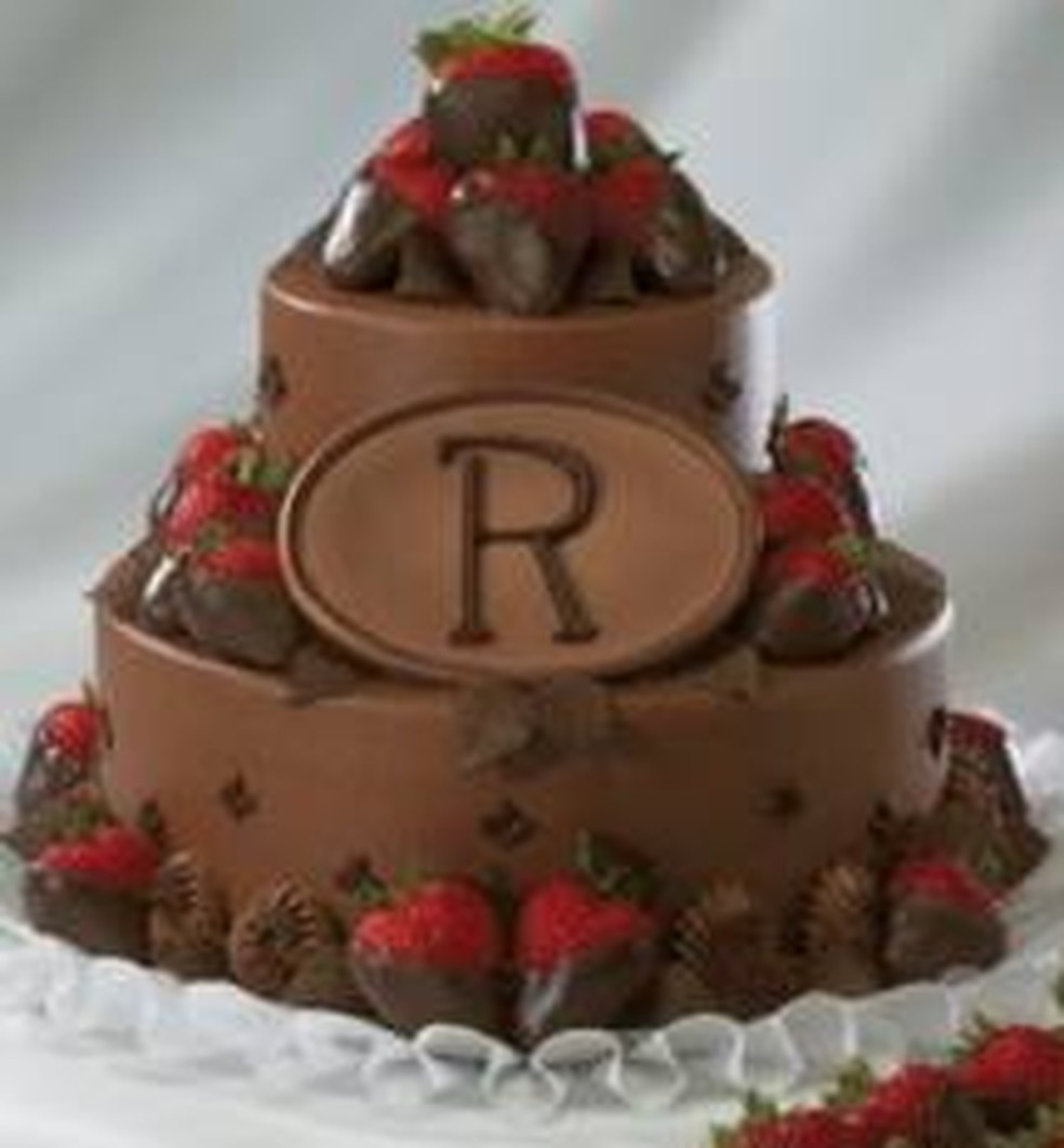 Bolo De Chocolate Com Cobertura Simples