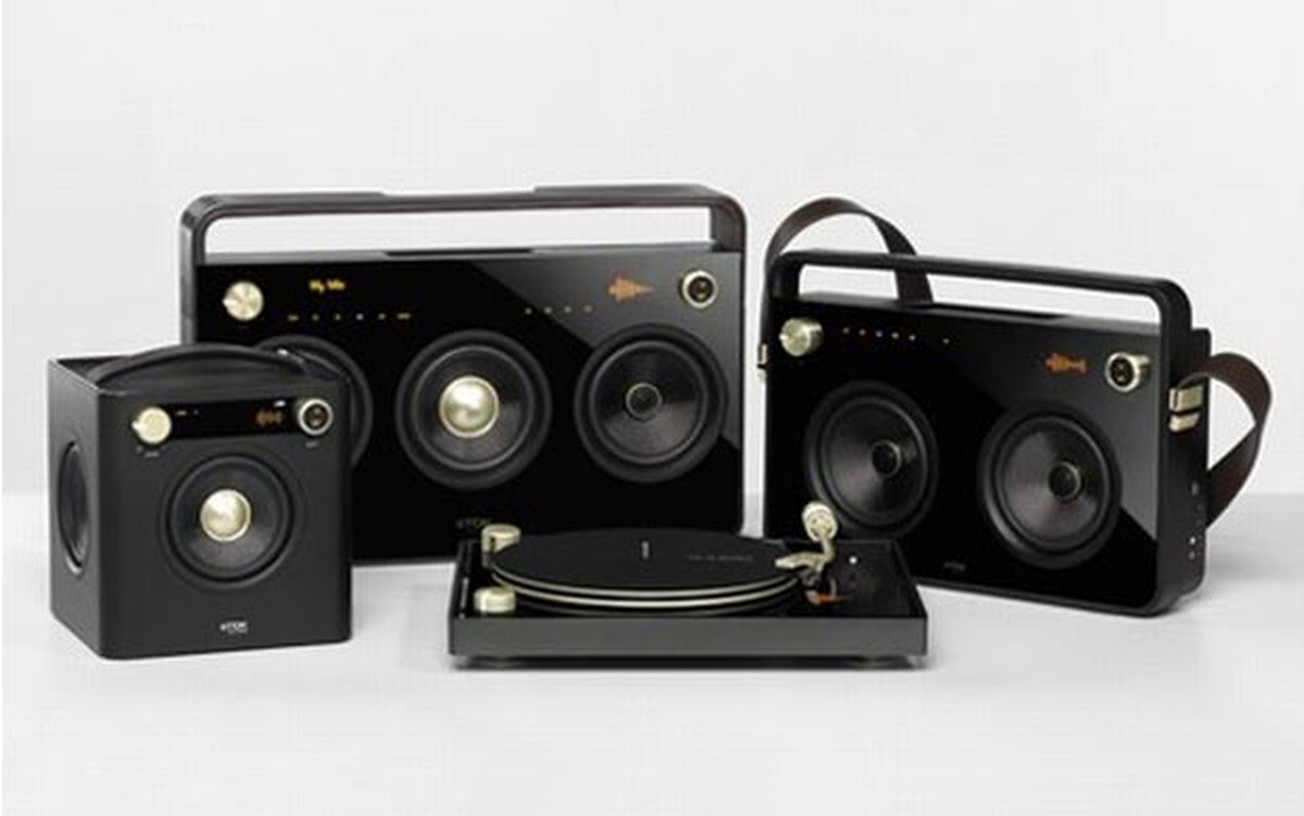 Linha de boomboxes retrô da TDK agora está completa Notícias TechTudo