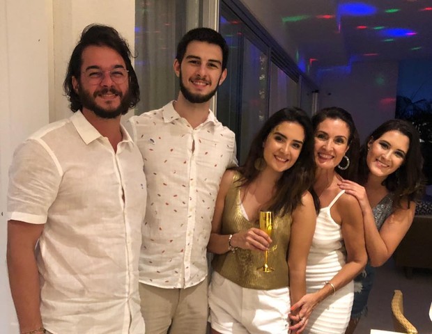 Fátima Bernardes abre álbum de fotos de réveillon com ...