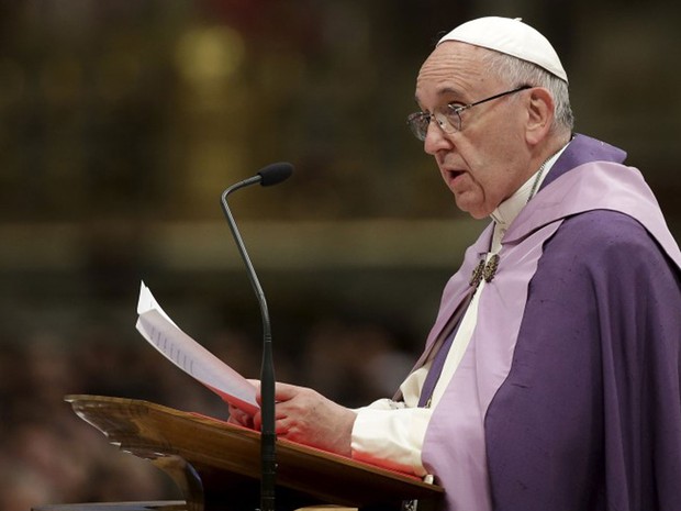 Papa Francisco, em imagem de arquivo, durante cerimônia no Vaticano em 3 de março de 2015 (Foto: Max Rossi/ Reuters)