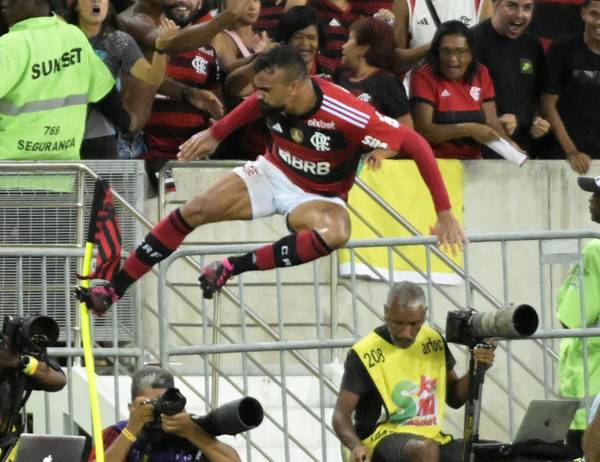 Fabrício Bruno recusa primeira oferta do Flamengo para renovação de contrato