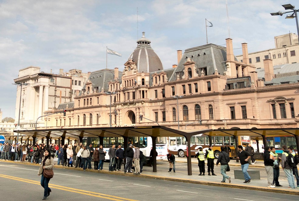 A estação Constitución é uma das sete principais da malha ferroviária de Buenos Aires — Foto: Wikimedia Commons / Creative Commons