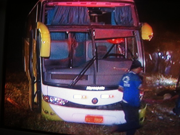 Veículo saiu de Sobradinho-DF, e seguia para Setubinha, município da região nordeste de Minas Gerais. (Foto: Reprodução/InterTV)