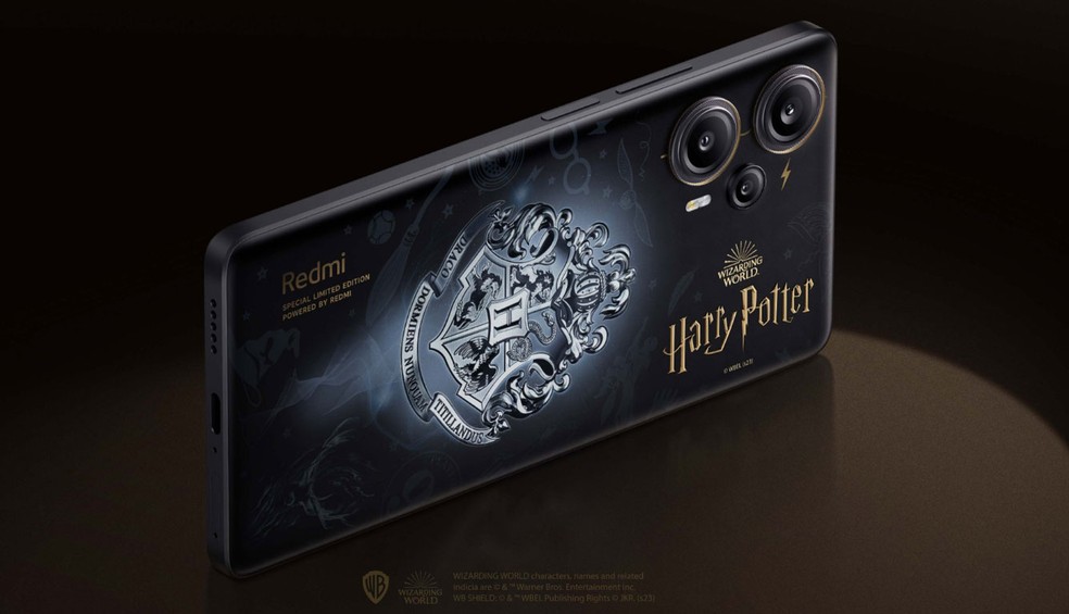 Redmi Note 12 Turbo especial do Harry Potter tem grafismo todo próprio com símbols de Hogwarts — Foto: Divulgação/Xiaomi