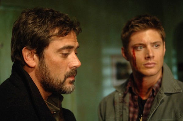 Jeffrey Dean Morgan e Jensen Ackles em 'Supernatural' (Foto: Reprodução)