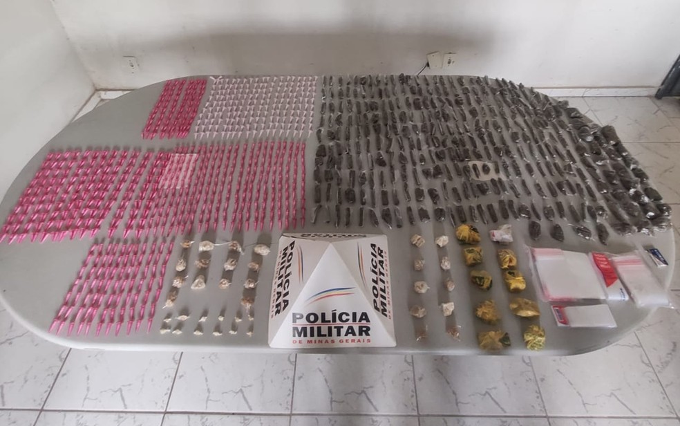 Polícia Militar apreende drogas durante operações em Pouso Alegre e São Sebastião do Paraíso, MG — Foto: Polícia Militar