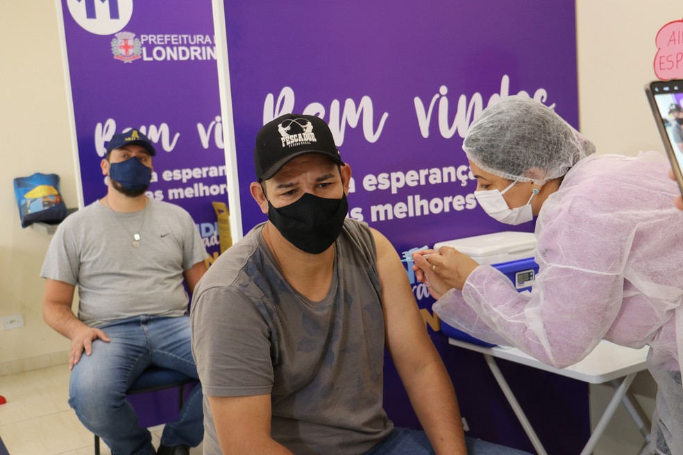 vacinacao contra a covid 19 e liberada para pessoas com mais de 45 anos em londrina norte e noroeste g1
