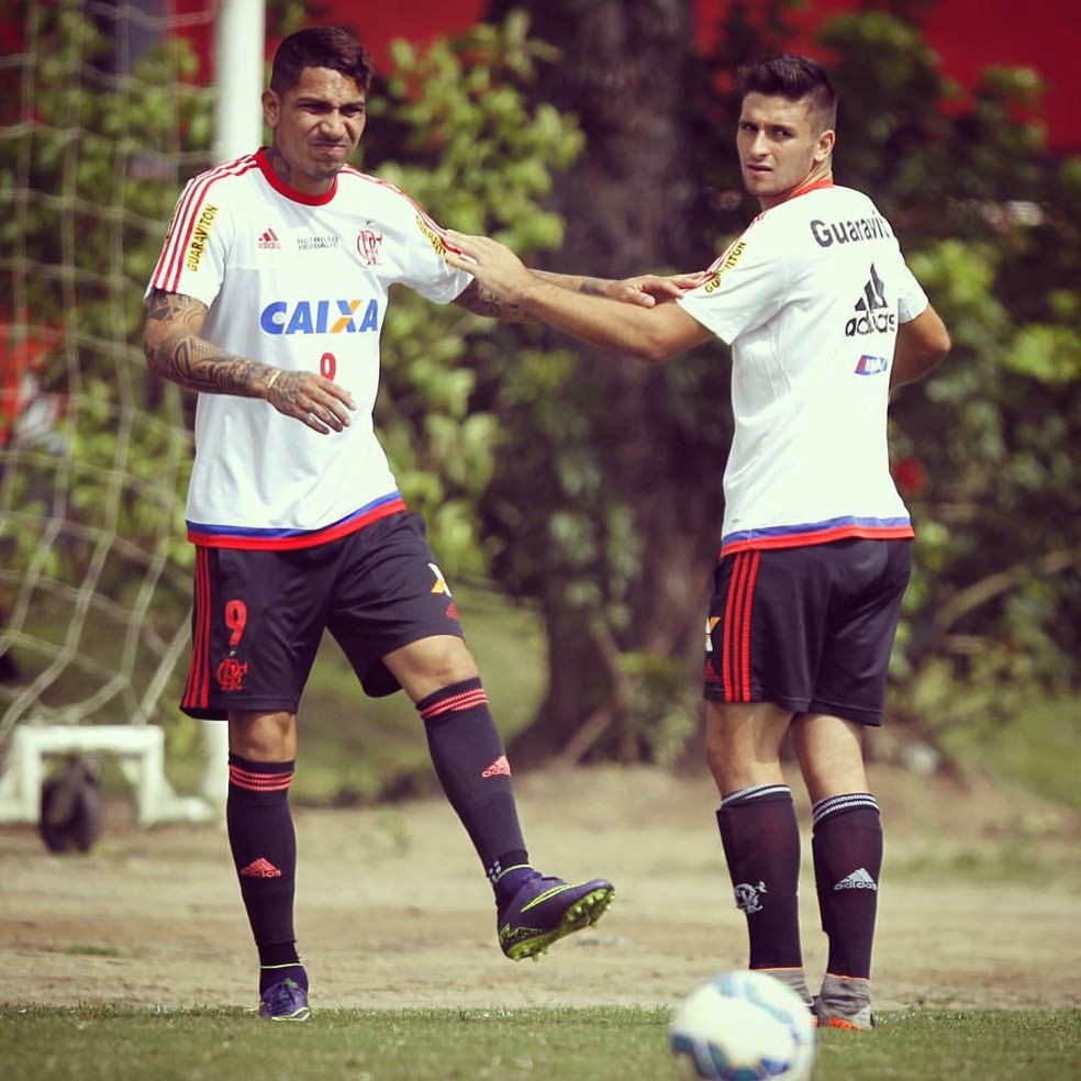 O volante chegou a participar de atividades com o elenco principal do Flamengo — Foto: Arquivo Pessoal