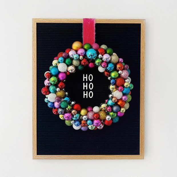 Decoração de Natal colorida: 16 ideias para se inspirar! (Foto: Reprodução/Instagram @kelleydigioia)