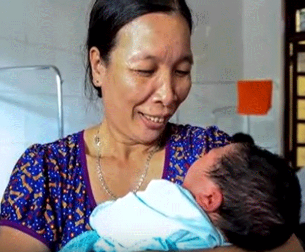 Bebê vietnamita de 7 quilos (Foto: Reprodução / Youtube Nexa News)