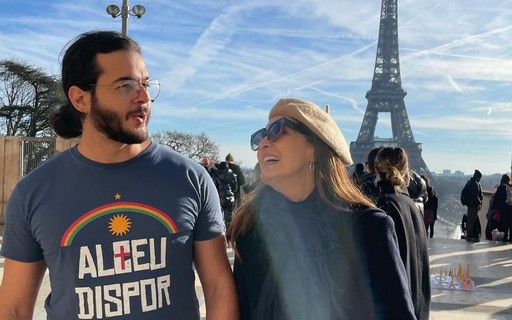 Em Paris, Fátima Bernardes e Túlio Gadêlha visitam Torre Eiffel