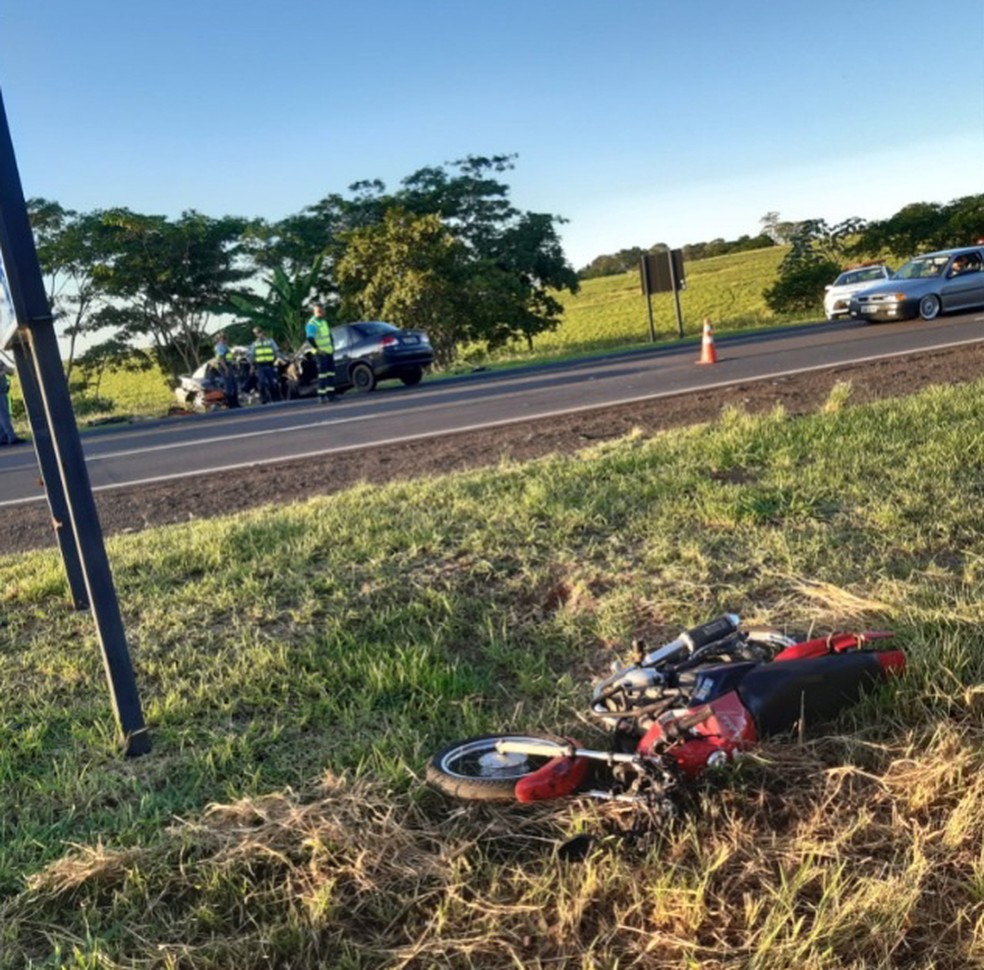 Acidente foi registrado em Adamantina — Foto: Polícia Rodoviária