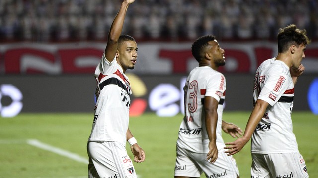 Brenner comemora gol do São Paulo