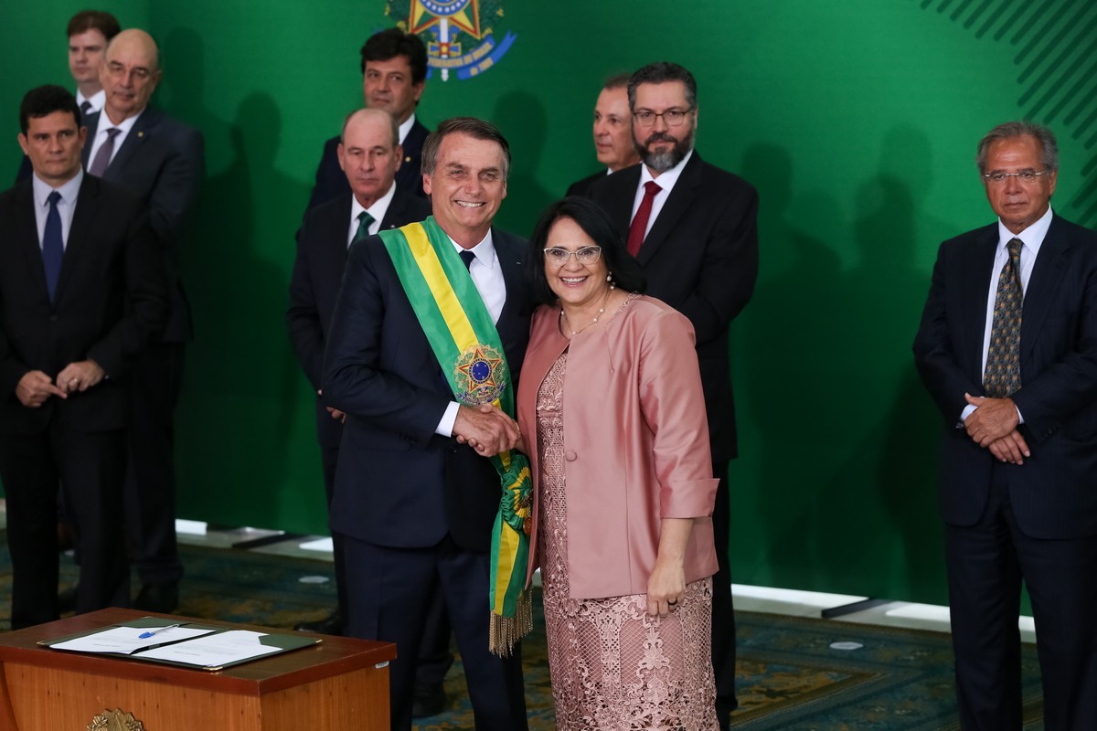 Bolsonaro e Damares trocam integrantes da Comissão sobre Mortos e Desaparecidos Políticos