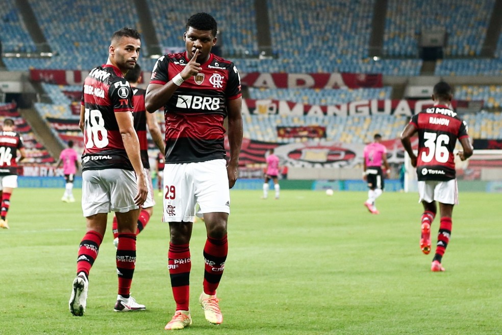 Lincoln comemora seu gol, o primeiro do Flamengo contra o Del Valle — Foto: Staff Images / CONMEBOL