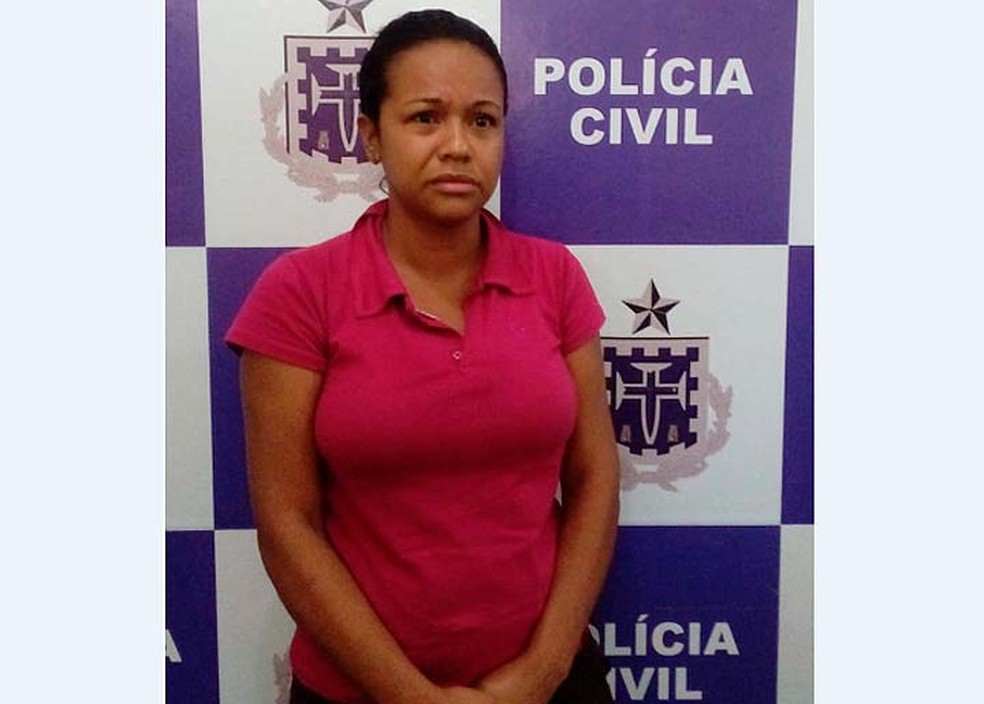 Mulher foi presa em Itabuna suspeita de matar dois namorados envenenados no período de oito meses (Foto: Divulgação/Policia Civil)