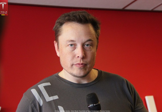 Elon Musk (Foto: Tesla Owners Club Belgium, CC BY 2.0 <https://creativecommons.org/licenses/by/2.0>, via Wikimedia Commons)