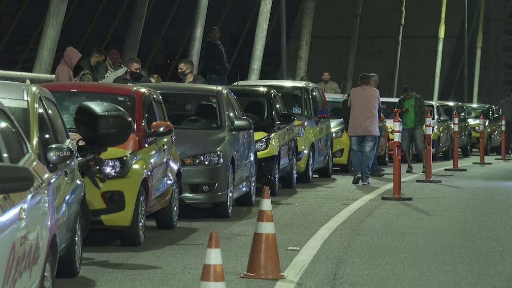 Protesto Ponte Estaiada &mdash; Foto: Reprodu&ccedil;&atilde;o/TV Globo