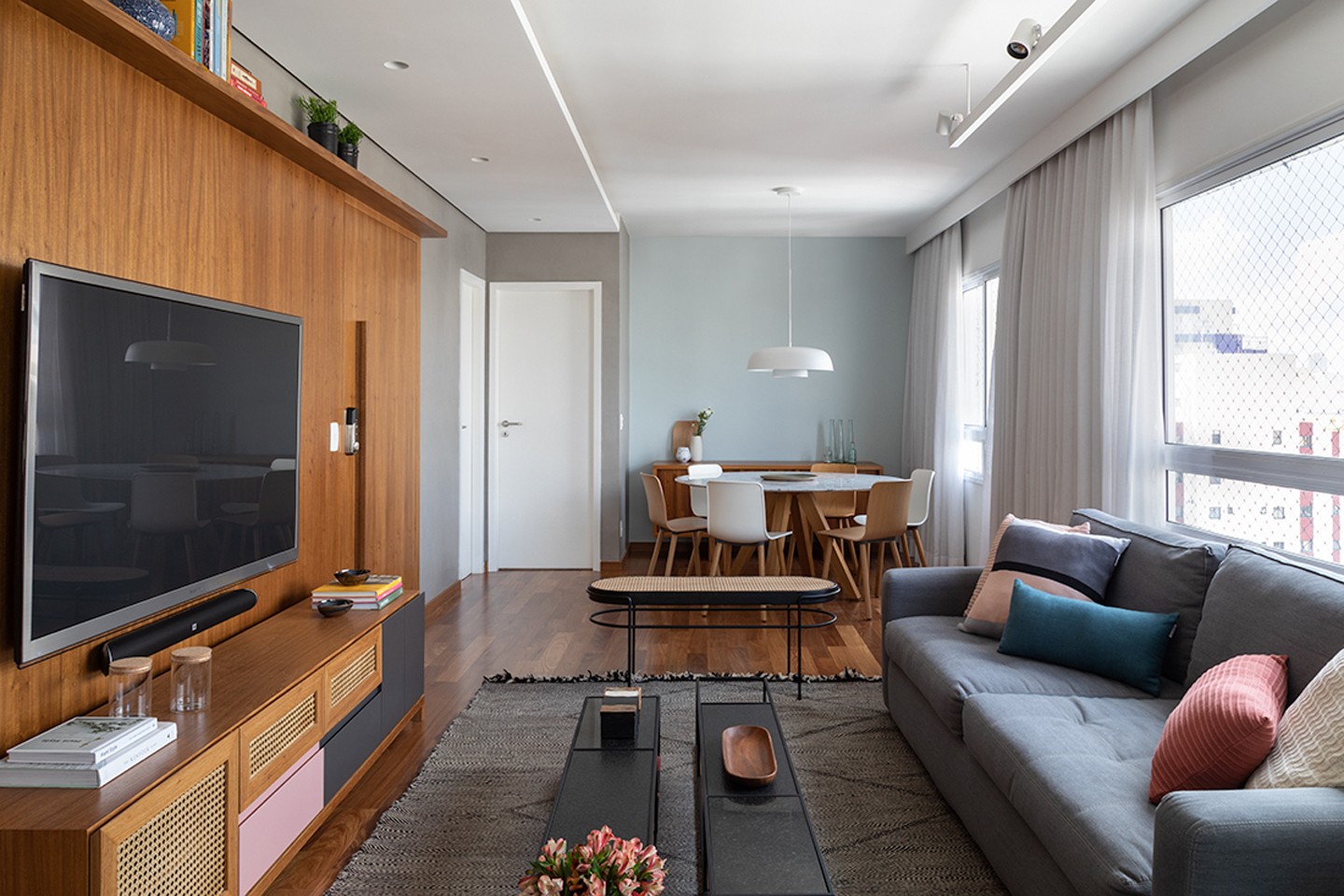 Apartamento de 118 m² tem toques nórdicos e visual clean (Foto: Evelyn Müller)