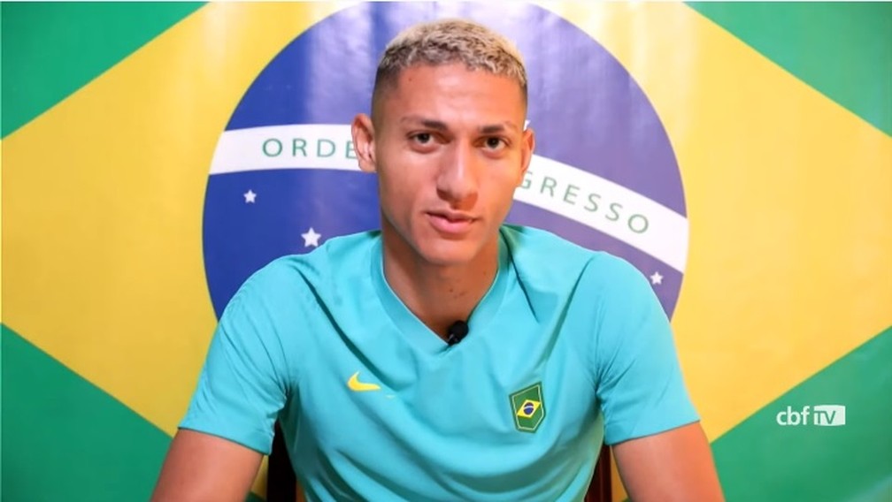 Richarlison, atacante da seleção brasileira, em entrevista coletiva — Foto: Reprodução / CBF TV