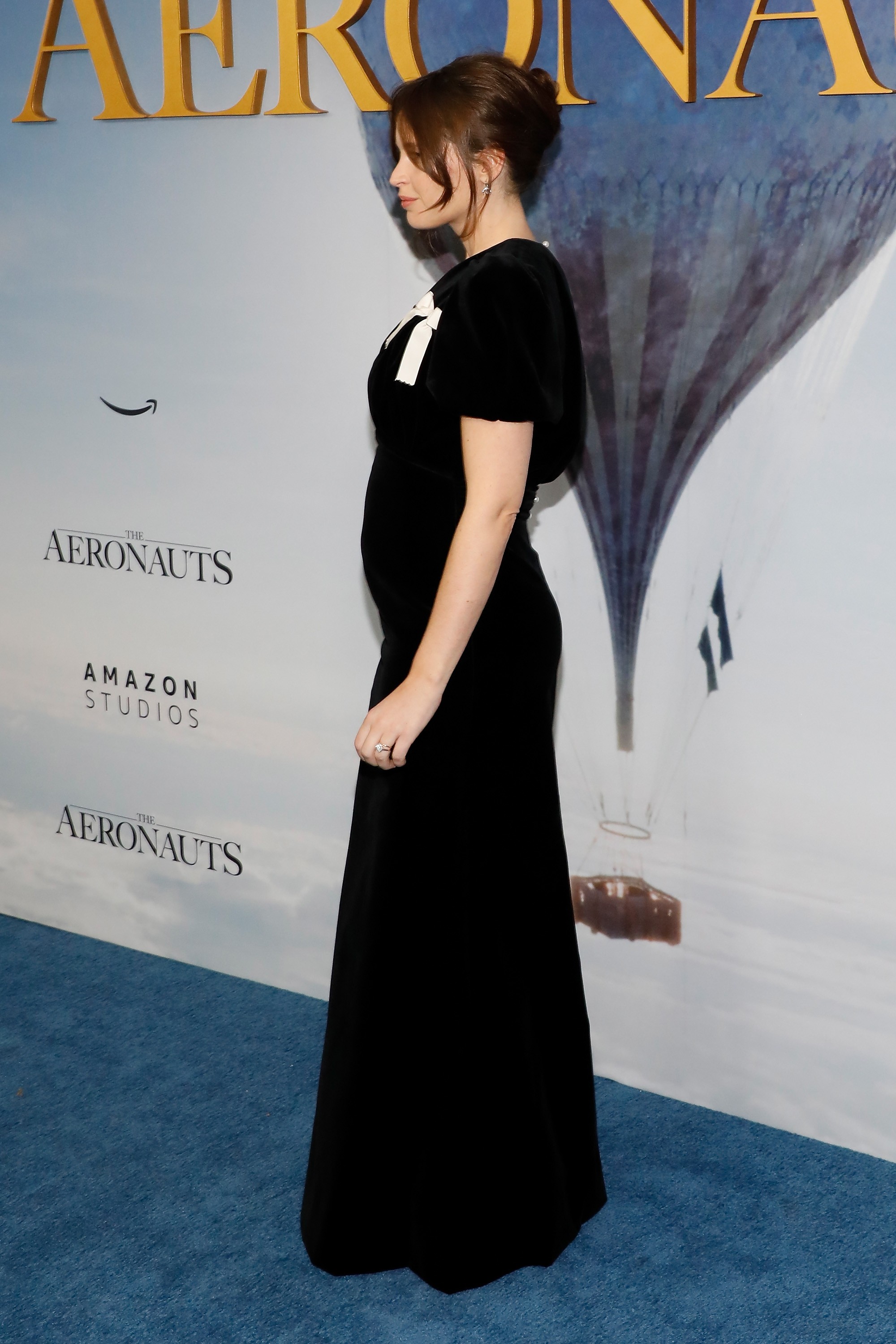 A atriz Felicity Jones no lançamento de The Aeronauts em Nova York (Foto: Getty Images)