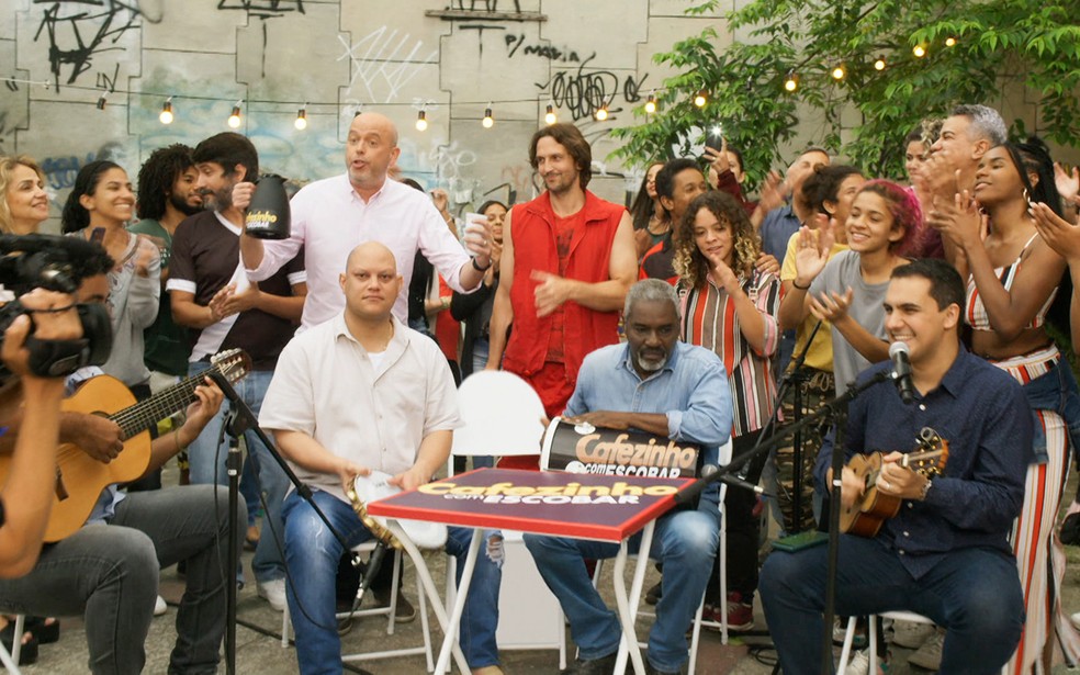 Neném participa do Cafezinho com Escobar em 'Quanto Mais Vida, Melhor!' — Foto: Globo