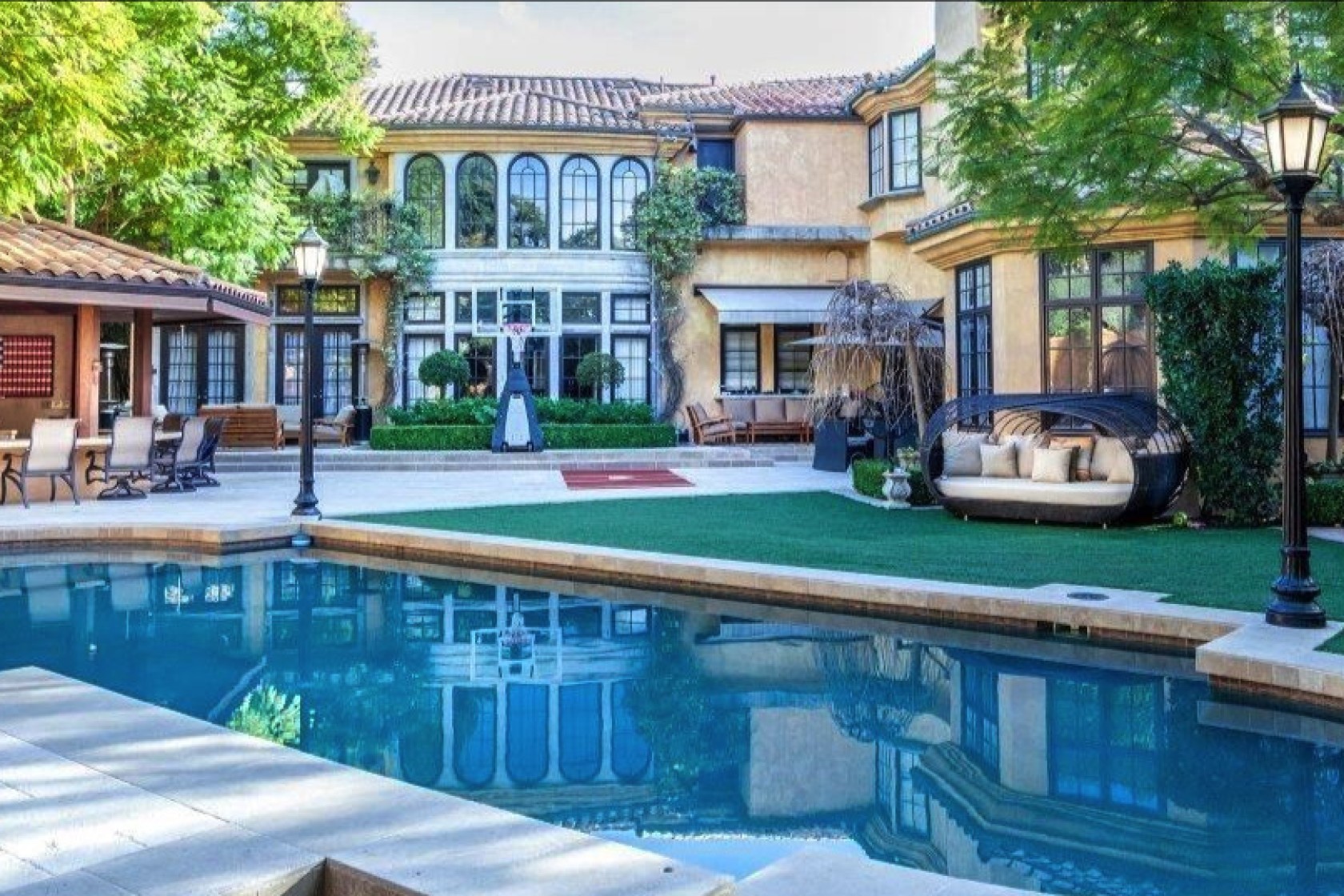 Charlie Sheen vende mansão em Beverly Hills por R$ 27 milhões (Foto: Divulgação)