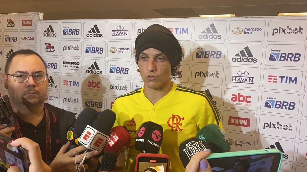 David Luiz na zona mista ap&oacute;s Flamengo x Atl&eacute;tico-MG  &mdash; Foto: Bruno Murito/ge 