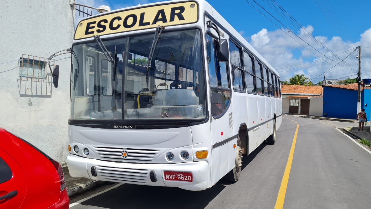 Perícia é realizada no ônibus escolar que atropelou mulher e bebê em Paripueira, AL