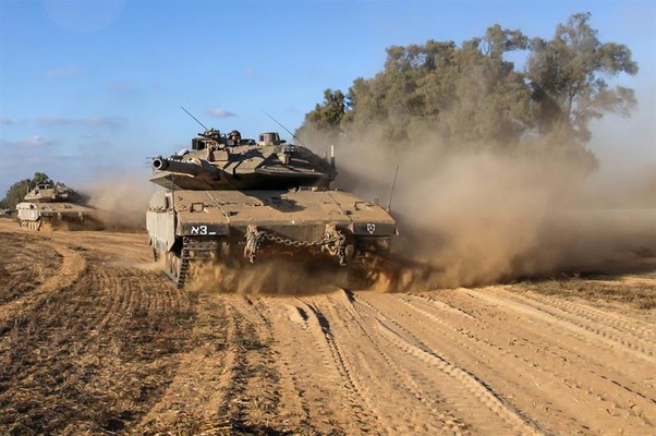 Tanque israelense na Faixa de Gaza (Foto: Agência EFE)