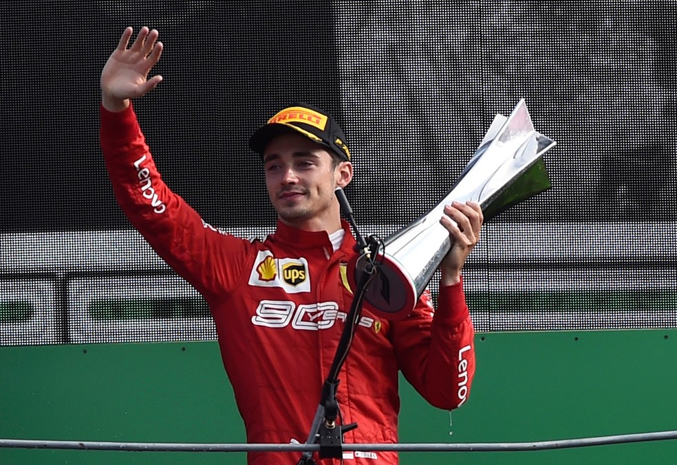 Ferrari amplia o contrato de Charles Leclerc até o fim da temporada