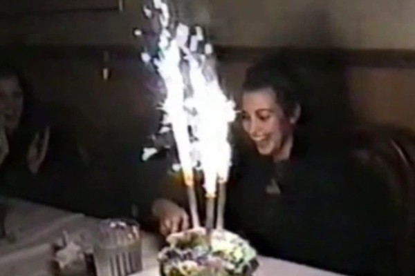 O bolo da festa de aniversário de 16 anos da socialite Kim Kardashian (Foto: Reprodução)