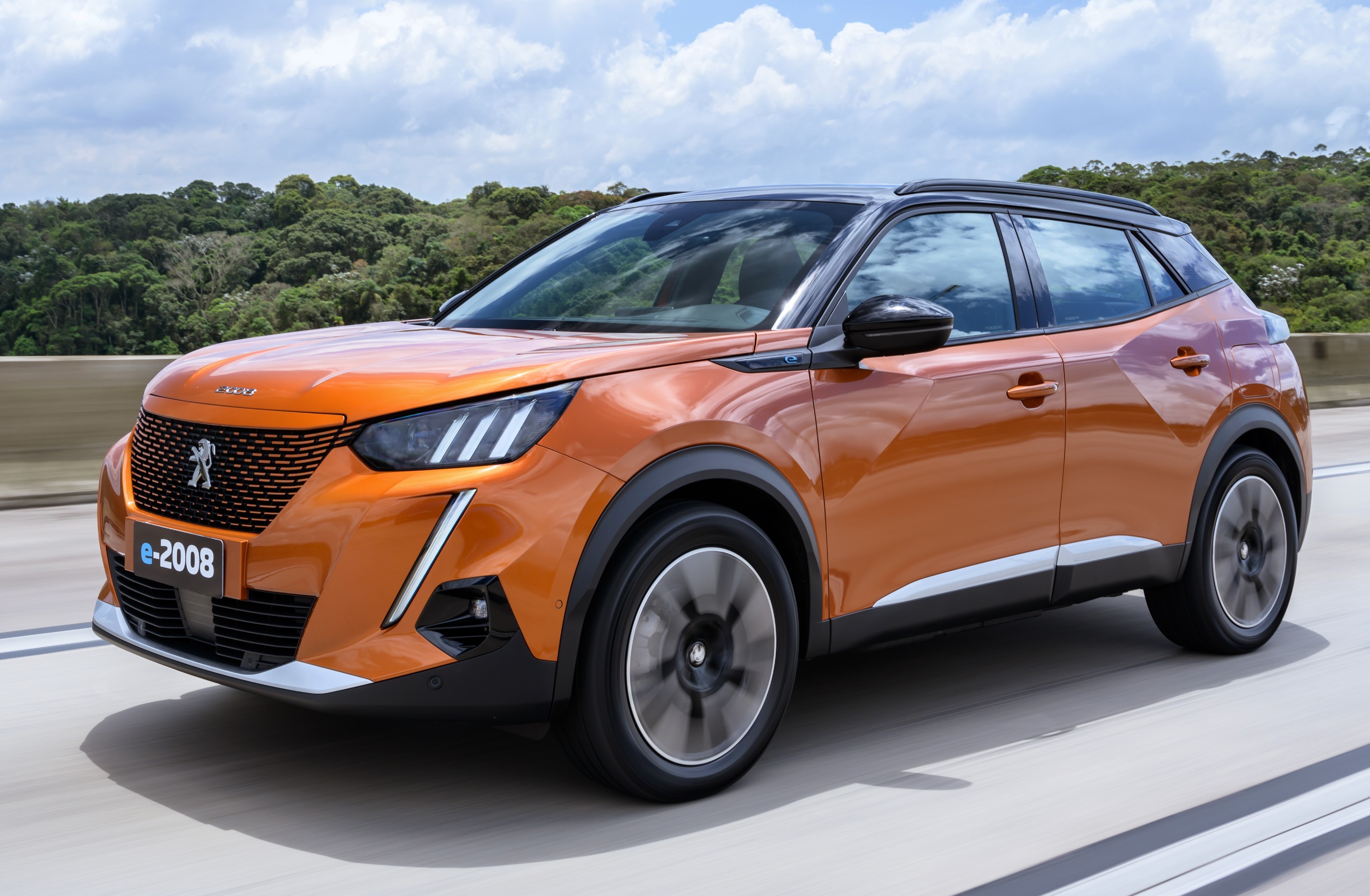 Veja 9 carros que ficaram até R$ 100 mil mais baratos nos últimos meses