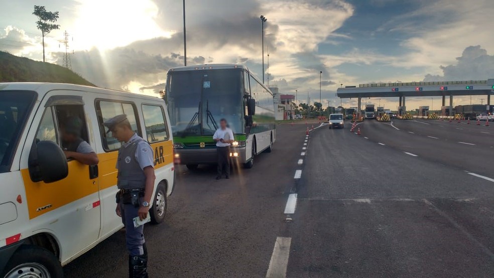Fiscalização foi realizada durante toda a segunda-feira (25) — Foto: Polícia Rodoviária/Cedida