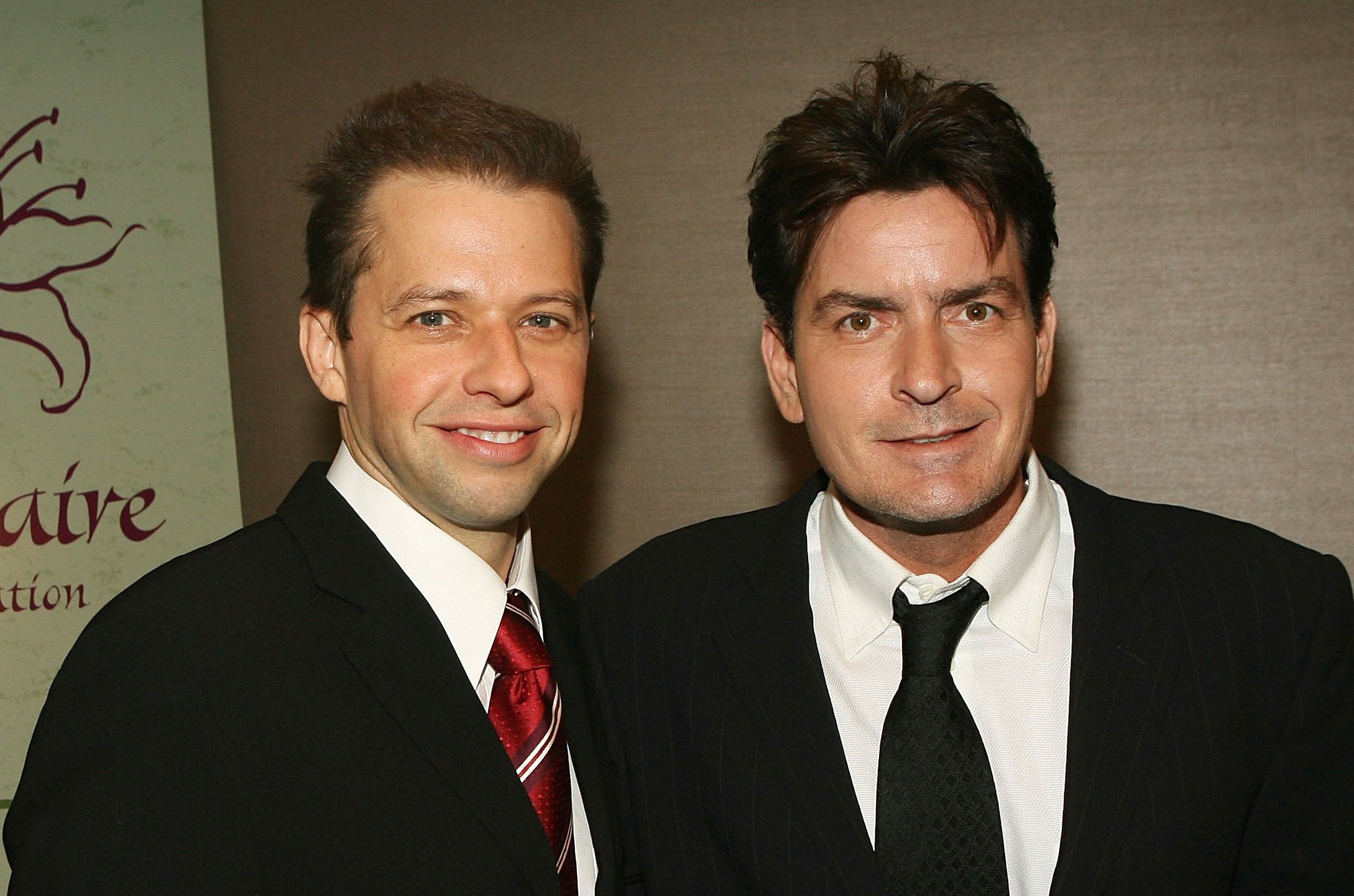 Jon Cryer e Charlie Sheen em 2007 (Foto: Getty Images)