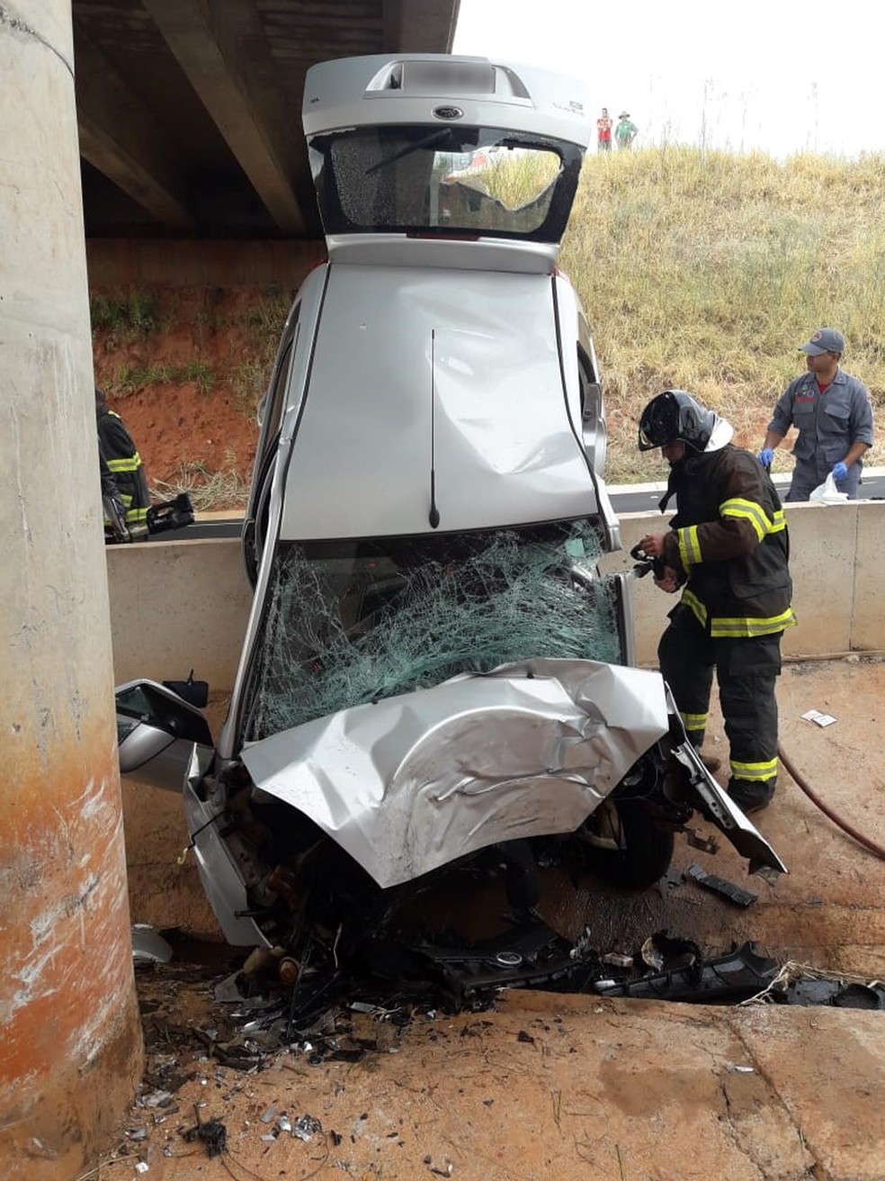 Acidente foi na SP-425, em Indiana (Foto: Corpo de Bombeiros/Cedida)