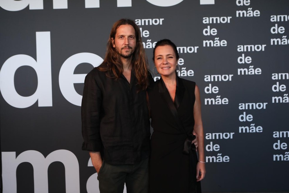 Vladimir Brichta e Adriana Esteves no evento de lançamento de 'Amor Mãe', a nova novela das 9 — Foto: Isabella Pinheiro/Gshow